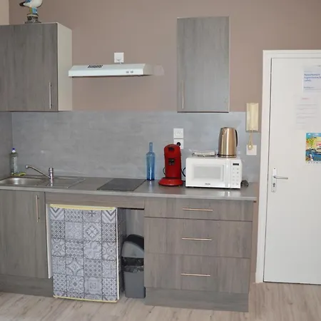 House Of Twenty- Studio Paisible A Dieppe Plage Et Gare A Pied - Situe Rue Pietonne - Wifi - Draps Et Serviettes Inclus - Apartman