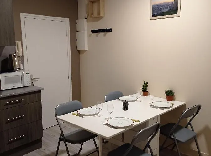 House Of Twenty- Paisible A Et Gare A Pied - Situe Rue Pietonne - Wifi - Draps Et Serviettes Inclus - Διέππη