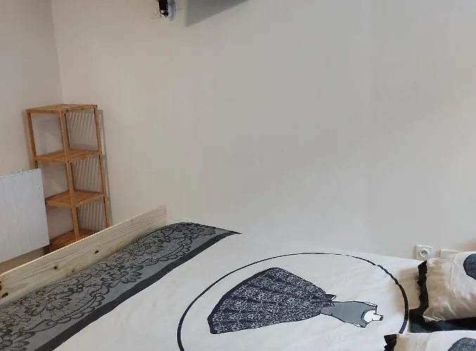 House Of Twenty- Paisible A Et Gare A Pied - Situe Rue Pietonne - Wifi - Draps Et Serviettes Inclus - Διαμέρισμα *